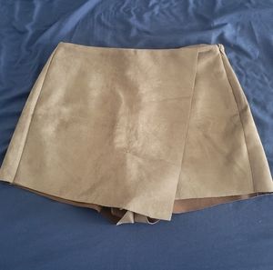 Faux suede skort